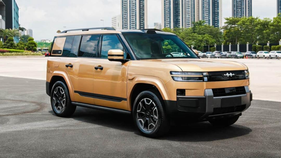 硬派外形，却是家用好手！不到18万的方程豹钛7，戳中了谁？