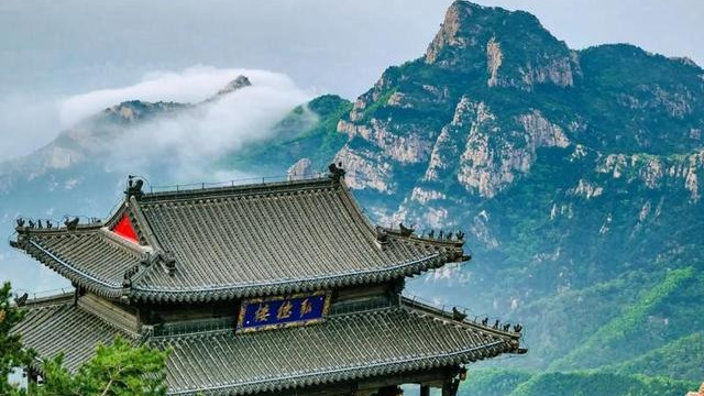 五一最堵十大景点出炉！第1名挤到怀疑人生，黄山三天捡18个孩子