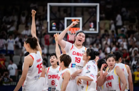 女篮亚洲杯半决赛对阵出炉：

中国vs日本

韩国vs澳大利亚

北京时间7月1