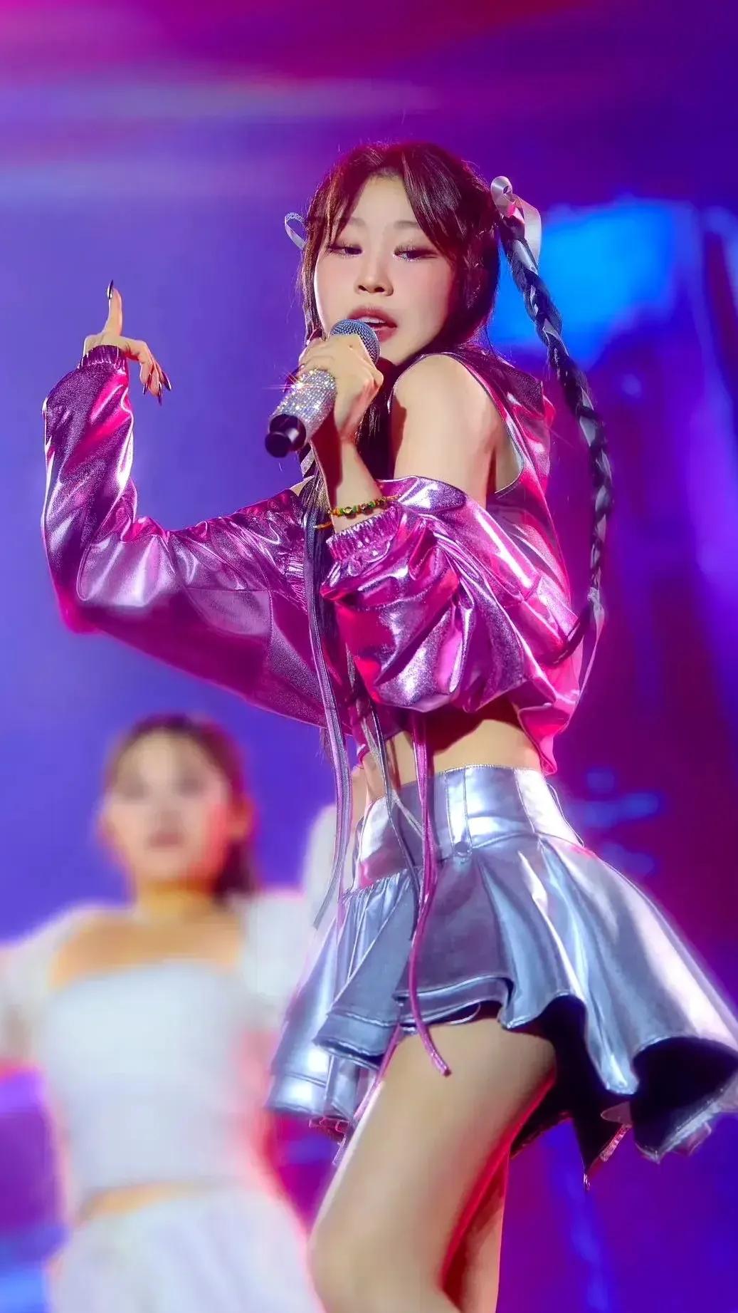 小沈阳女儿沈佳润在韩国solo出道，被夸赞是高级脸。
 
要说小沈阳女儿小时候上