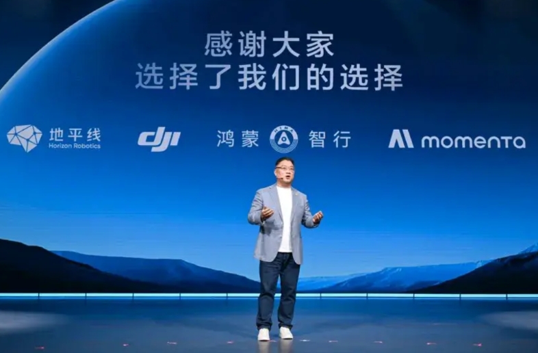 想想都替余承东感到害怕啊，如果以后上汽的车子智能驾驶出问题，因为是随机上智驾，华