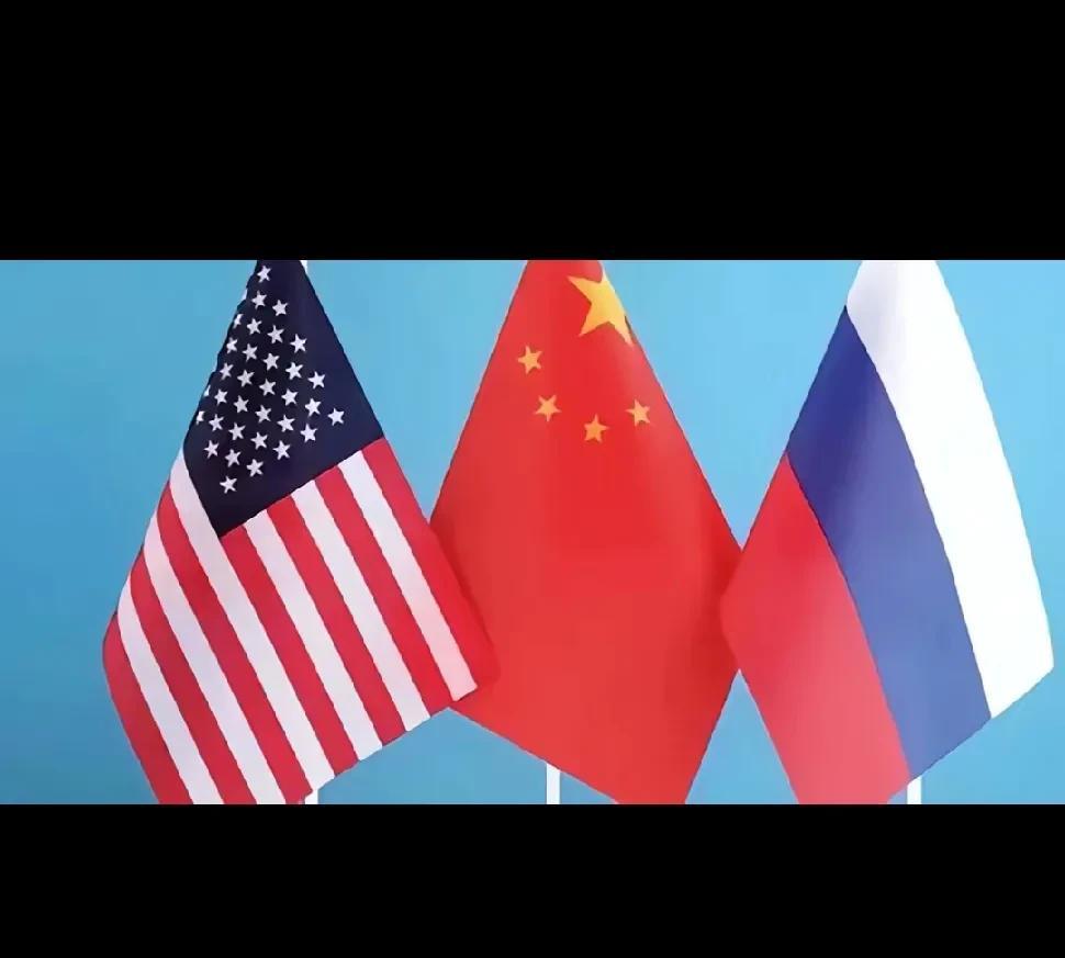 最近军事迷群里聊疯了，都在热议各国阅兵！俄罗斯每年5月9日的卫国战争胜利日阅兵，