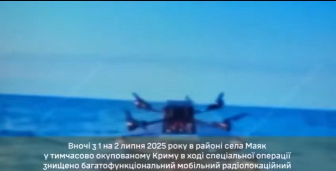 防不胜防，俄军位于克里米亚的防空系统又一次遭受袭击。
乌军公布了一则视频，内容是