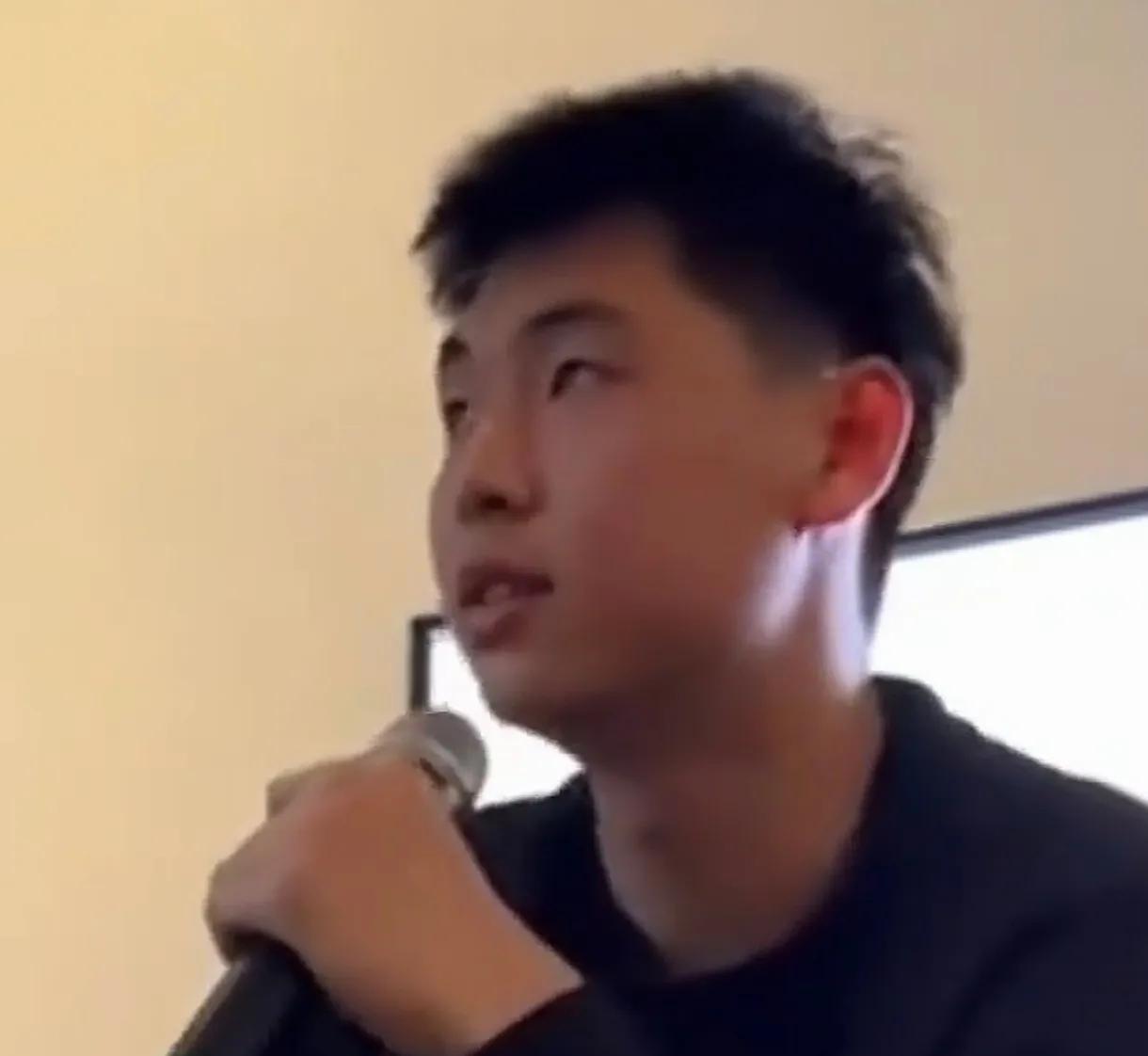 曝崔永熙首次回应加盟广东宏远：
“广东宏远，是CBA传统强队，他们的冠军底蕴十分