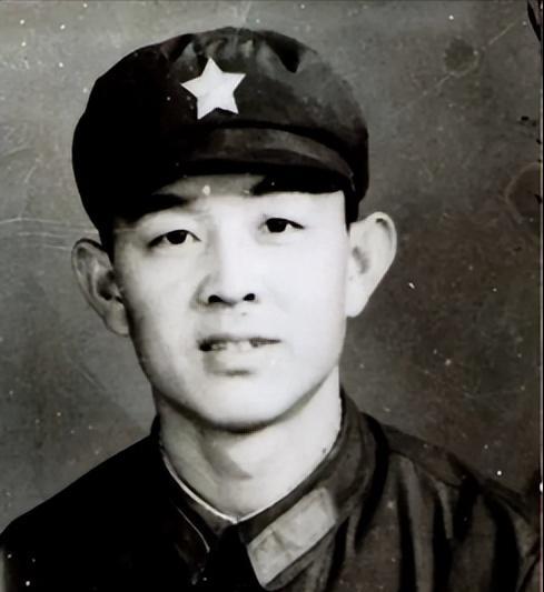 [中国赞]1979年，在对越自卫反击战当中，李庆海奉命保护首长，可就在突围的过程