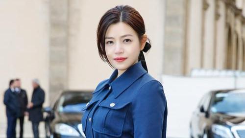 官宣离婚20天后, 陈晓终于不“装”大度, 给陈妍希一响亮“耳光”！