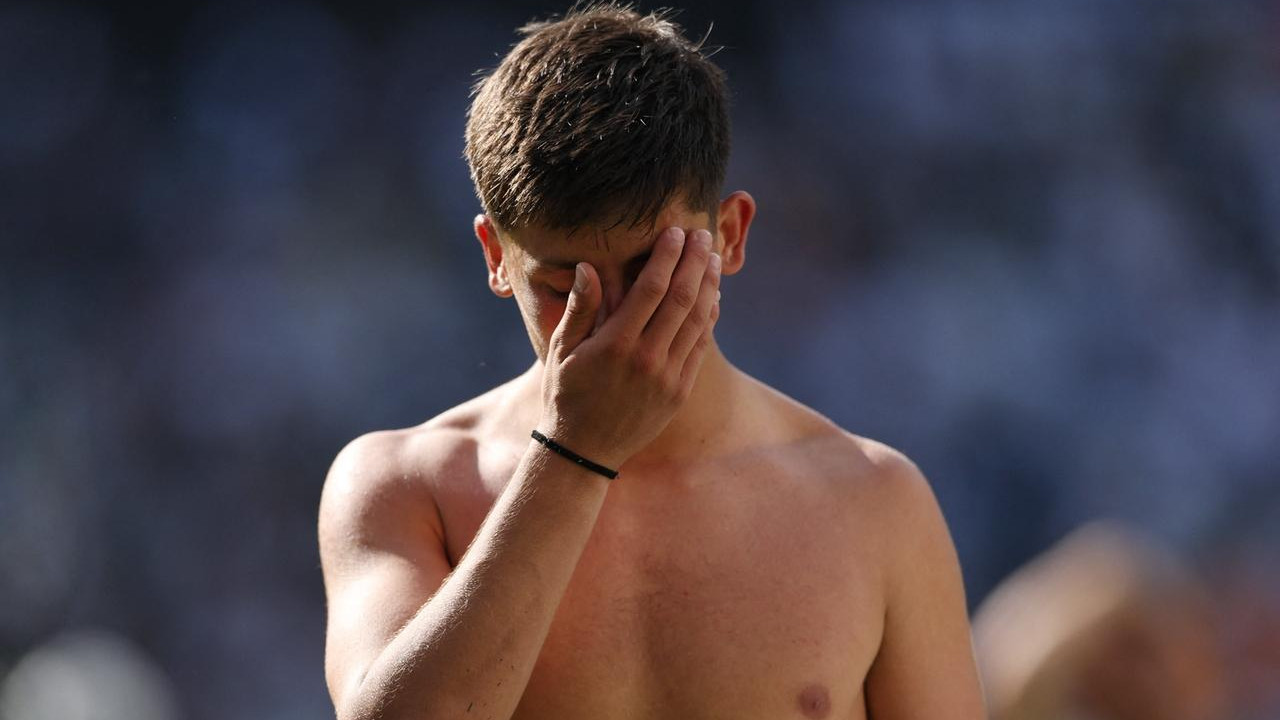 ​24亿对决成笑话！皇马0-4溃败巴黎，“体系足球”埋葬“旧王朝”