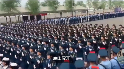 阅兵女兵训练场面曝光，颜值高身材好，正步踢的整齐划一，真是好看。