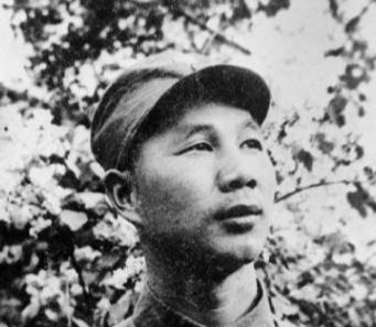 1939年，日本中将阿部规秀被击毙，杨成武召开庆功会，当他端着一盘饺子出来时，突