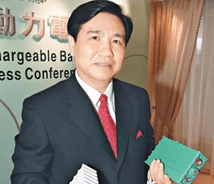 [胡瓜]14年前，那个捐美国7千万并叫嚣“我乐意”的中国富豪，今已破产。2011