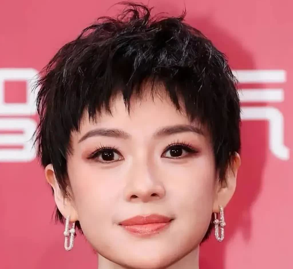 她应该不会再结婚了，以她的实力，也没必要再给自己找不痛快。
值得庆幸的是，章子