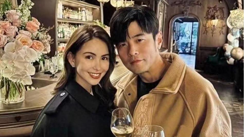 周杰伦47岁生日甜蜜暴击