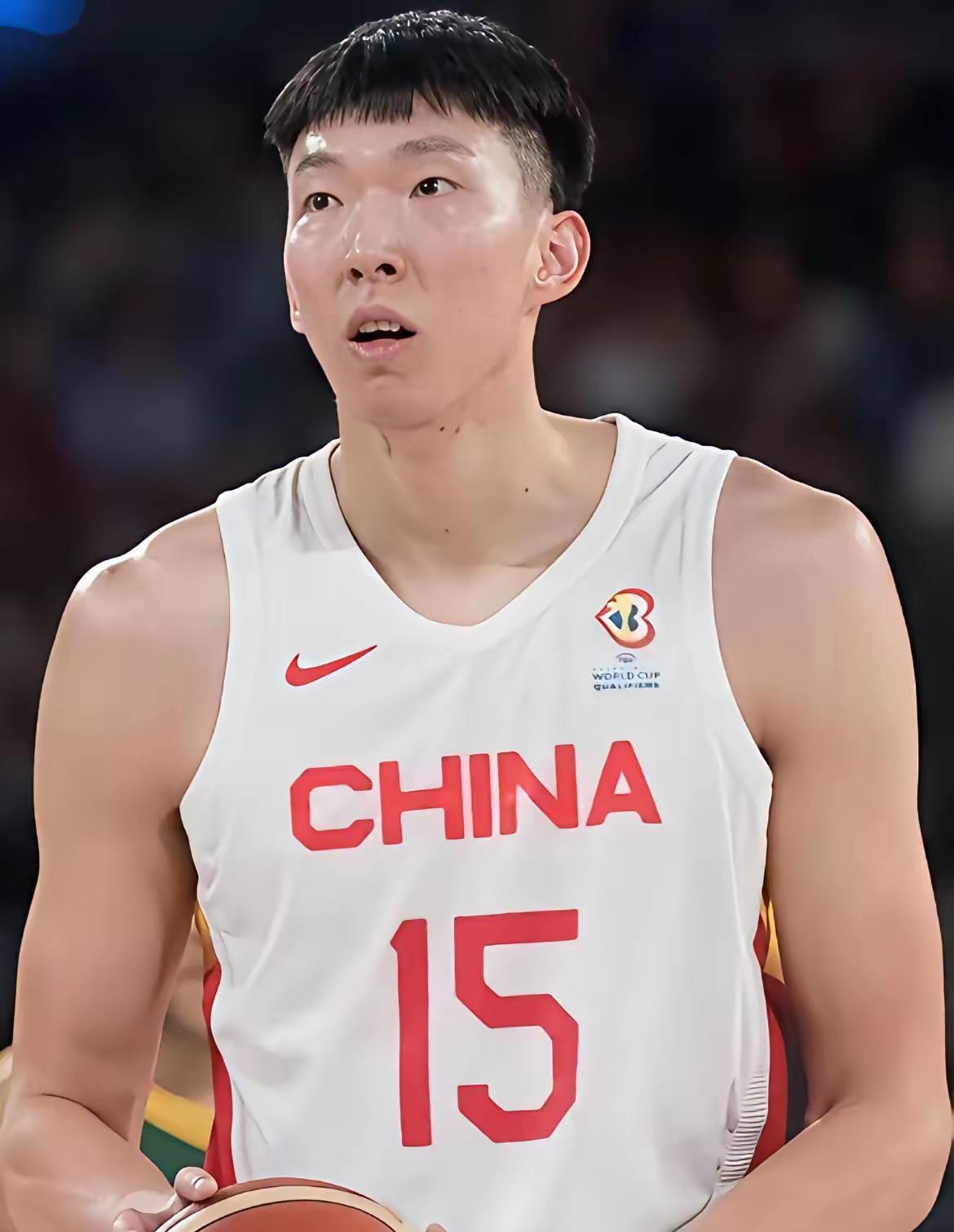 相信这个时候去NBA的话，确实有一定机会！23年以后周琦由于腰部伤病，明显对抗弱