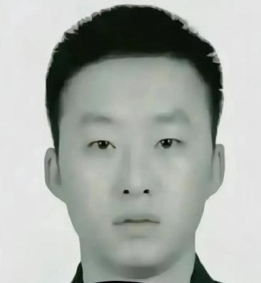 1985年，毒贩桑顿飞机失事，1500万美元的可卡因掉进森林，然后，一只黑熊把它