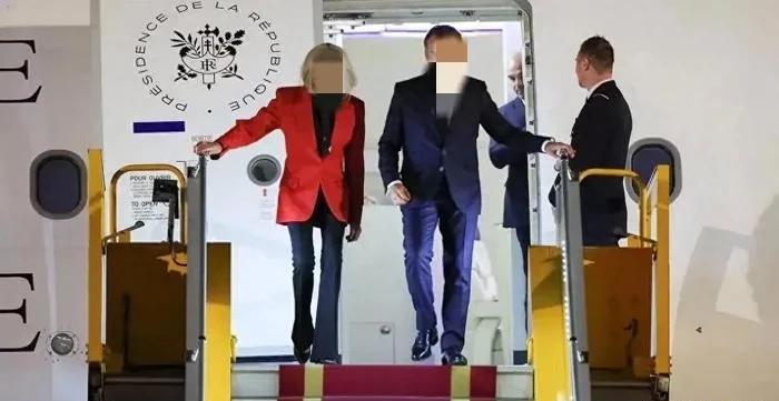 法国总统马克龙被老婆扇耳光之后，不敢对老太太老婆发脾气，只好在新加坡的论坛上四处