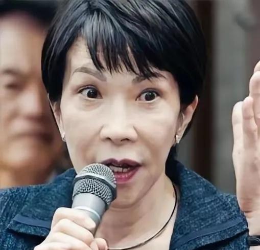 突发！高市早苗改变对龙国的立场！
刚刚，国际媒体报道透露，一向对龙国持强硬立场的