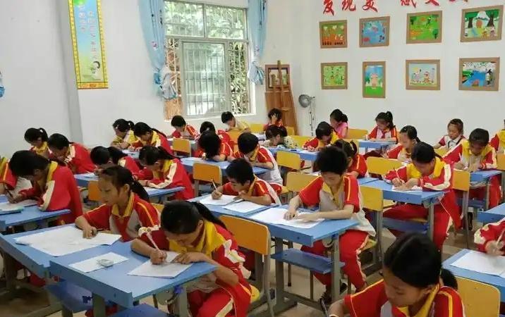 陪读多年，才敢告诉你的关于小学的几个真相！
1、小学过得轻松，初中必定煎熬。这才