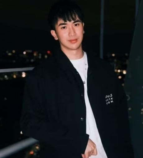 中国留学博士生下药强奸10名女性并录像，被判无期。
中国籍博士生邹镇豪利用留学英