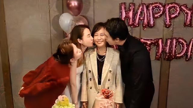 赌王三太71岁生日打扮精致，孙女出席尽显亲情，女婿窦骁再次缺席