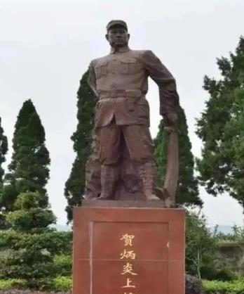 1949年7月，解放军进攻马家军骑兵14旅防守的固关，军长贺炳炎下令：“把大炮全