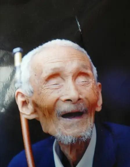 1940年，张自忠将军战死，遗体却落到了日军手里，排长郭荣昌知道这件事后，带领部