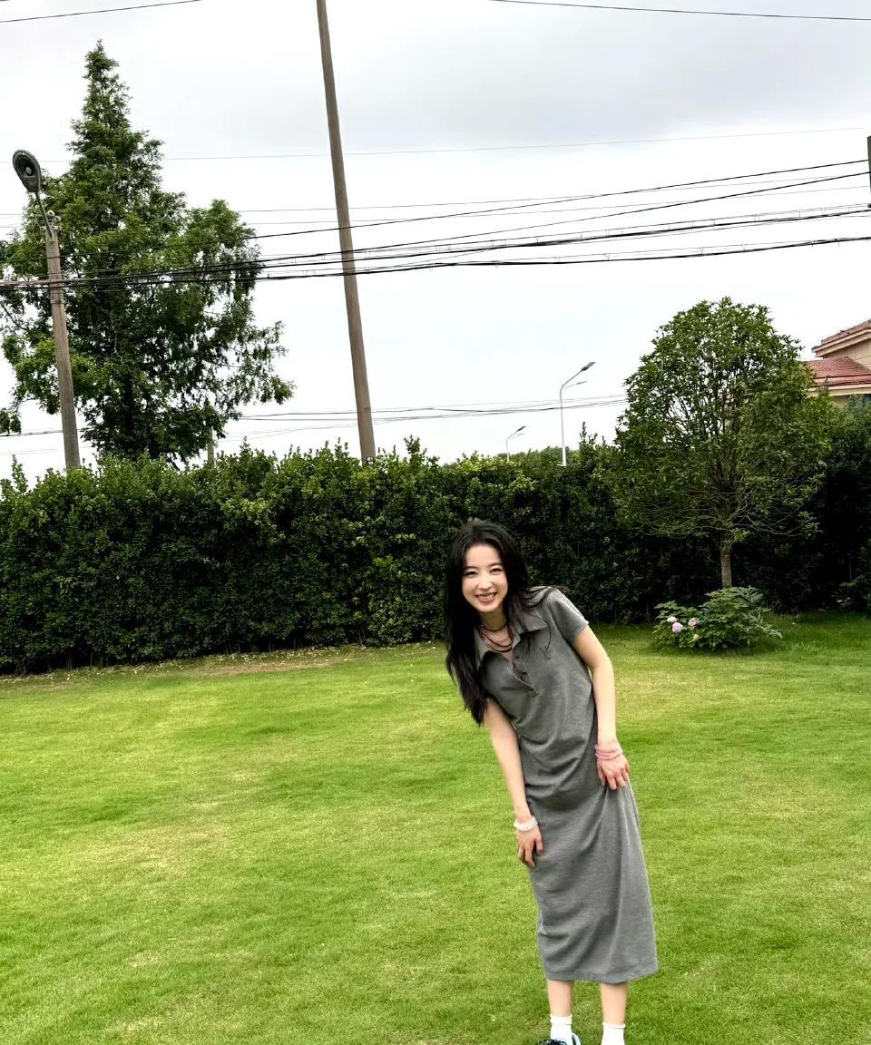 周雨彤今日营业美照来袭！