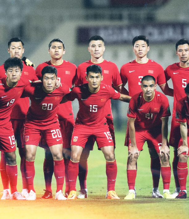 国足东亚杯首胜 1-0！青春热血不散场

中国男足终于守住底线，东亚杯第3轮惊险
