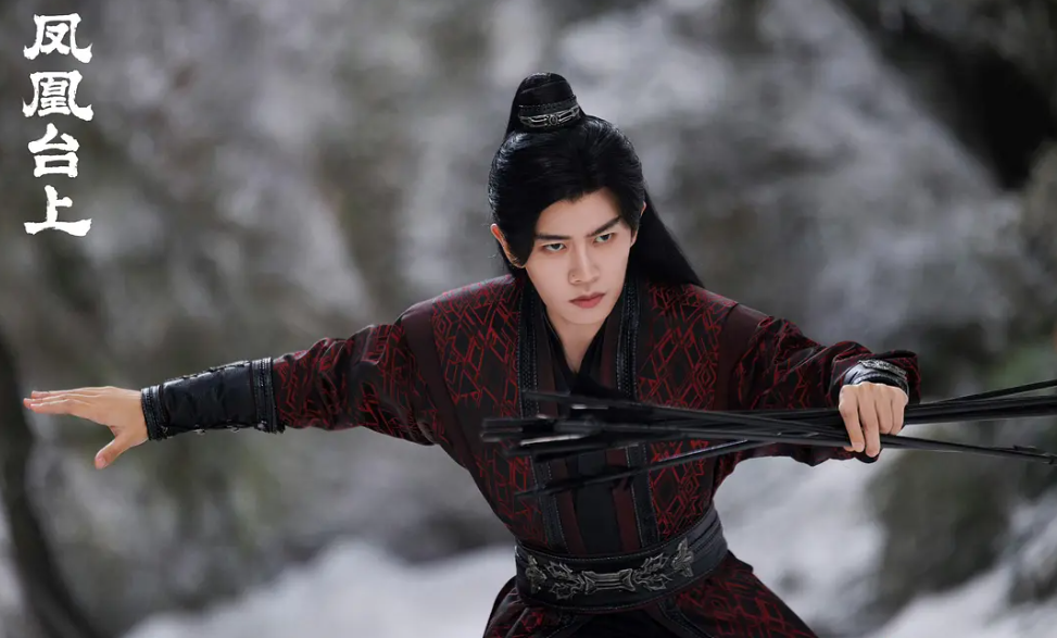    《凤凰台上》真是一部渐入佳境的电视剧，最近更新的两集看得太过瘾了。 前面一