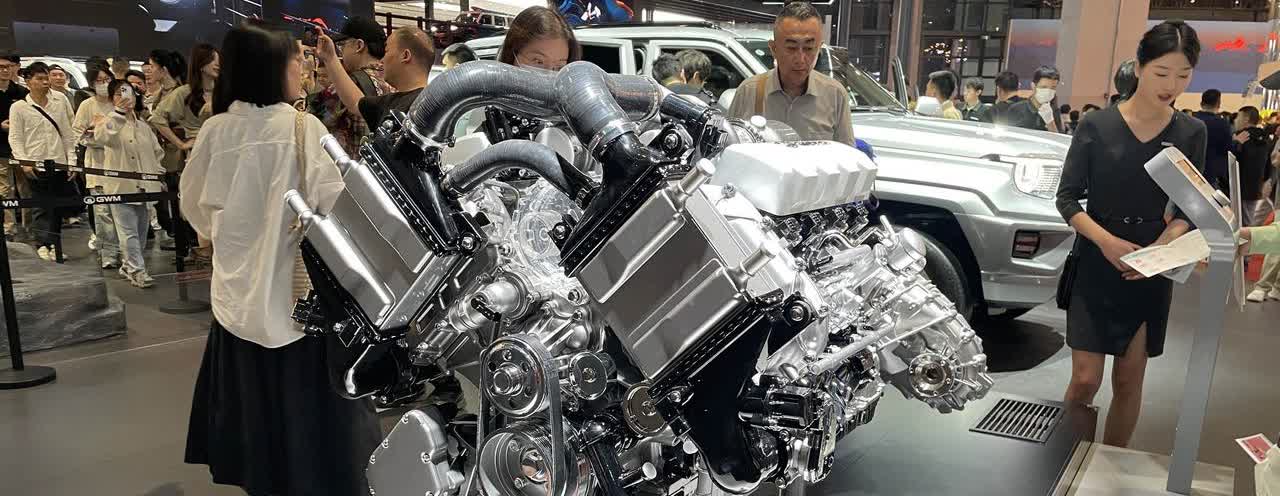 10年磨一剑，不容易！长城的4.0V8发动机在上海车展上亮相，标志以后不用进口大