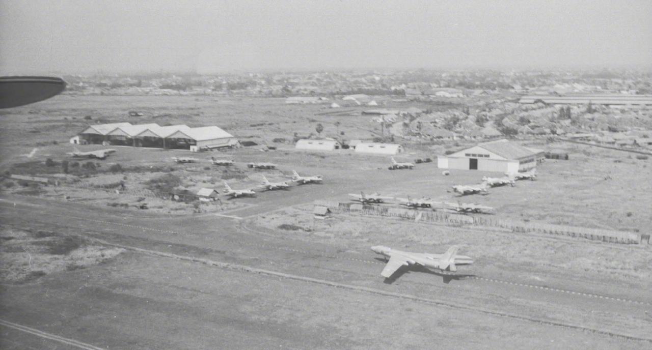 1961年9月23日新西兰空军第到41中队的布里斯托尔运输机离开雅加达时,从空中