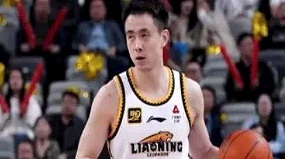 辽宁横扫新疆晋级！来看看媒体专家怎么说，杨鸣赛后采访很高情商