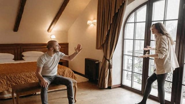 总是与伴侣争执的人，内心深处最不满的其实是自己