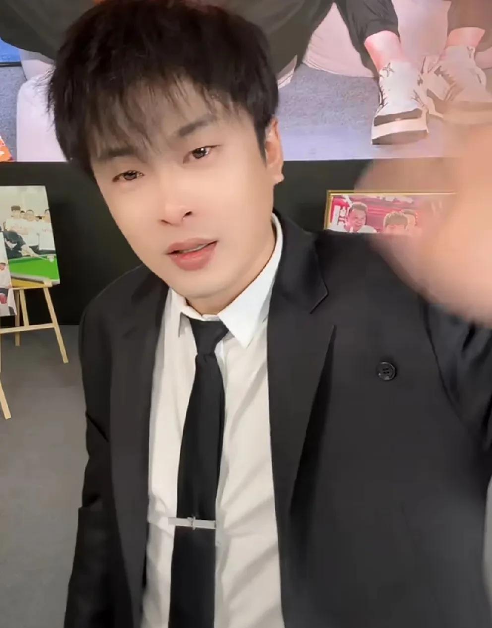 阿宇直言辛选靠的是辛巴，所谓合伙人就是靠辛巴吃饭而已！
           驴
