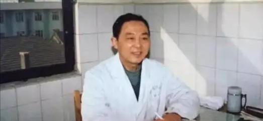 1970年，徐州医学院附属医院一位医生趁妻子不在，冒死服用4克剧毒曼陀罗花，所有