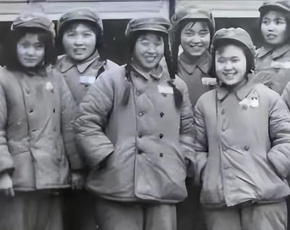 抗美援朝时，5名中国女战士被美军包围后主动投降，此后下落不明，大家都以为她们早已