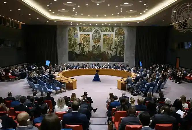 美国：不参与国际调解院签署仪式！
匈牙利：参与国际调解院签署仪式！
事实上，在5