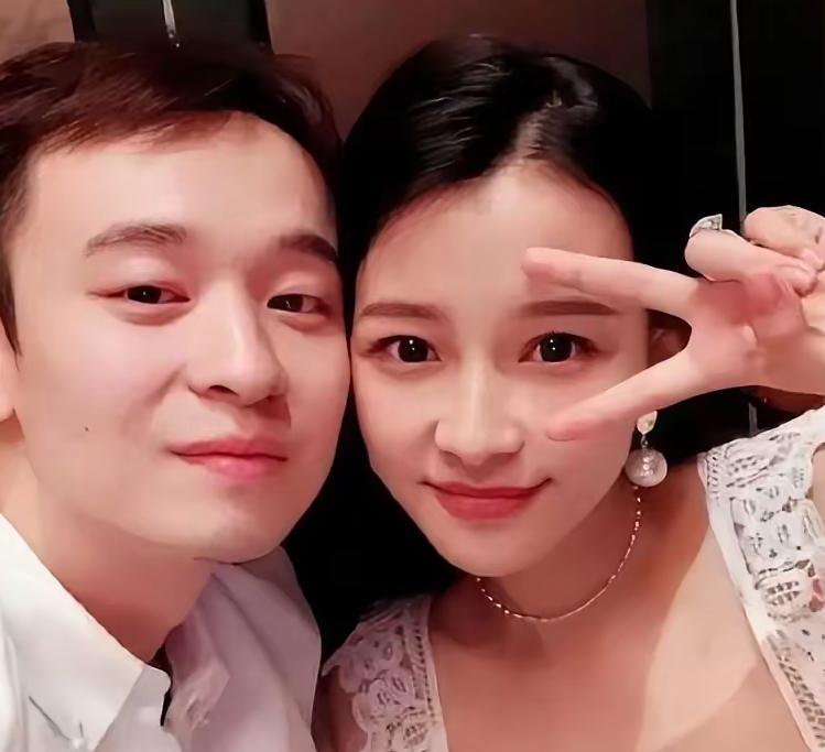 有人问董子健：为什么与孙怡离婚？董子健坦言两人六年婚姻里始终存在两大遗憾：没有举