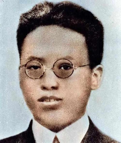 开国将帅的早逝确实令人惋惜。像罗荣桓元帅，61岁就离世。他在军队政治工作方面意义