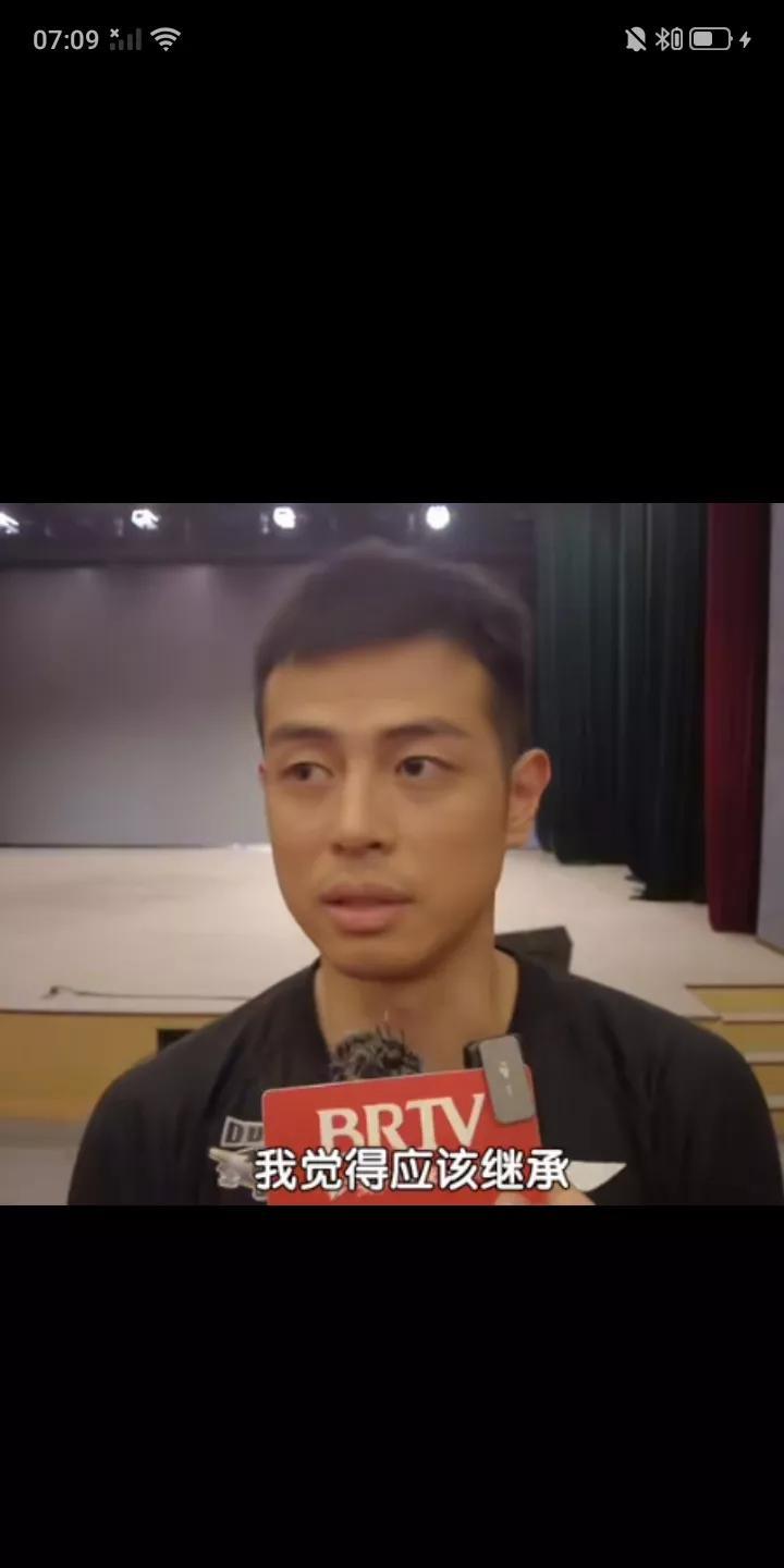 昨天上午和队友一起看完9.3抗战胜利日阅兵后，首钢球员方硕在接受京媒采访时表示，
