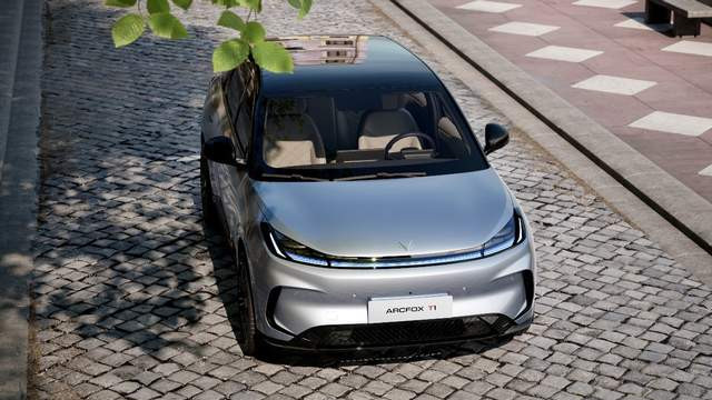 为什么越来越多人，把“第一台新能源车”换成极狐？