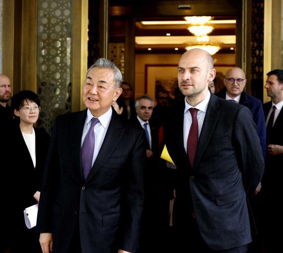 王毅外长给出回应！有三个问题，中方格外关注！6月6日王毅外长应约和法国外长巴罗通