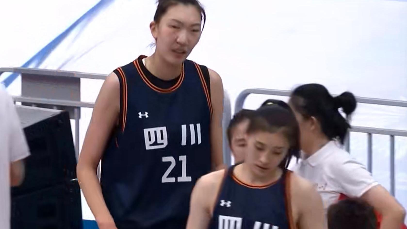 12中9！砍全队第二高分，完胜韩旭，广东队夺冠她成为了奇兵