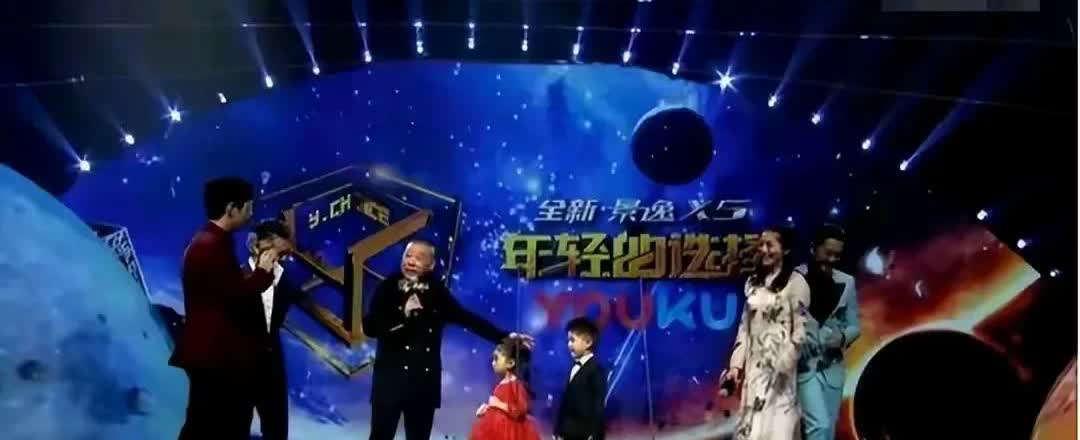 现在还有人说朱亚文调侃郭麒麟，败光了观众缘，说他飘，活该没资源之类的。其实，和郭