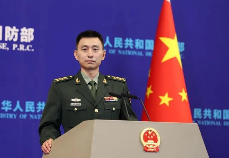 国防部回应歼十击落阵风和参加香会人员
 5日29日，国防部新闻发言人张晓刚大校对