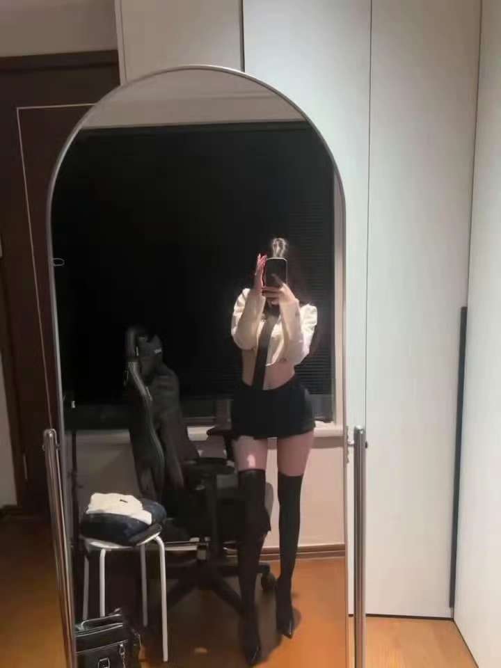 较美莫过于有一天 睡前吻你 半夜抱你 醒来有你
