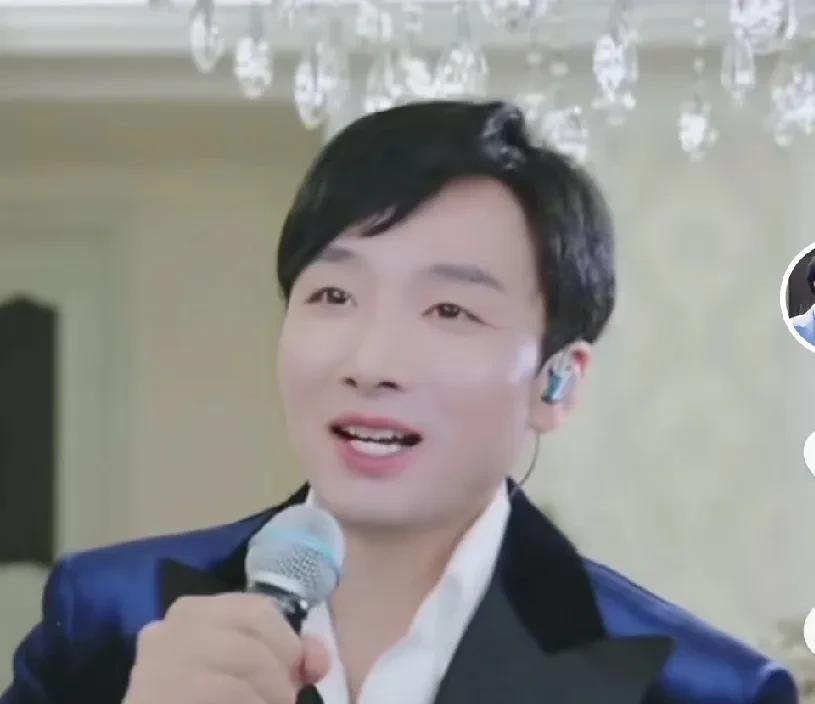 #我的宝藏兴趣#
张兰复出直播给小健健带来了希望。
其实小健健自封号以来一直很努