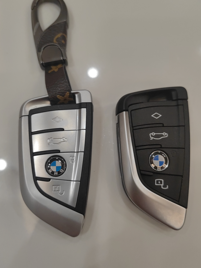 原厂钥匙升级
有想升级原厂车钥匙的朋友吗？金属材质，提升质感。更显高级。告别原来