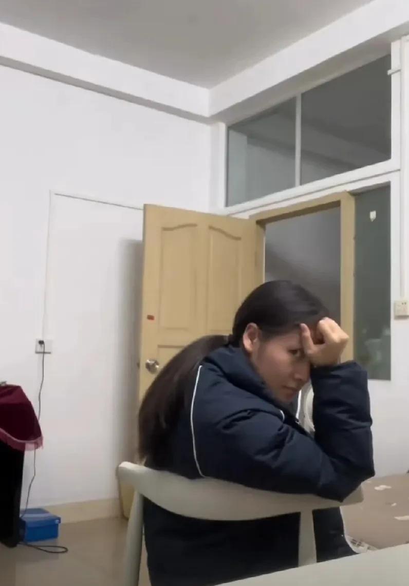鸡皮疙瘩都起来了，不信你们点开看看！这简直就是方头明限时返场了！神态动作都好像，