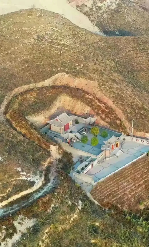 假如你走投无路了你敢在这房子住上一住吗？