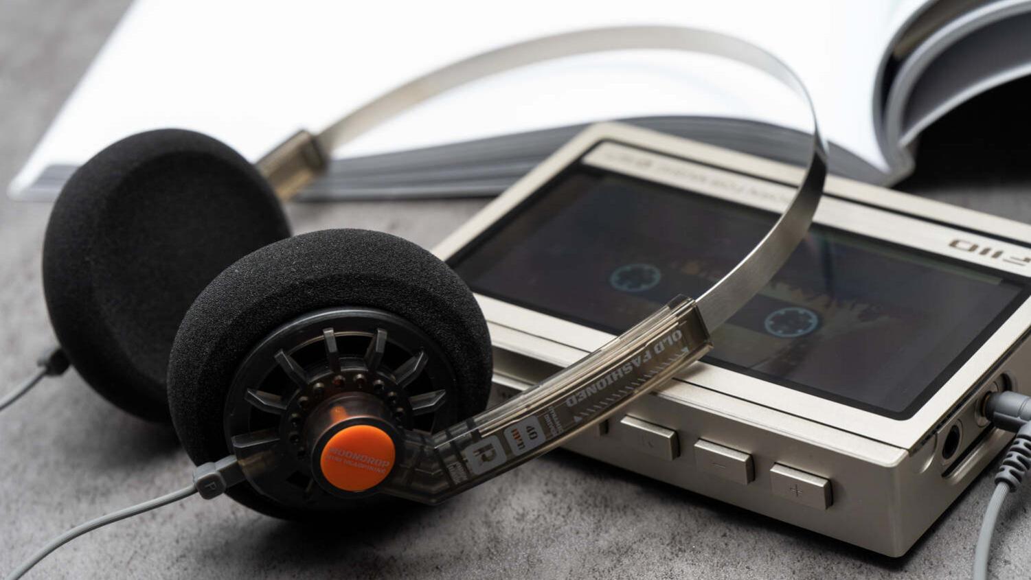 「星爵耳机」的复古具象化：聊水月雨Old Fashioned小头戴耳机